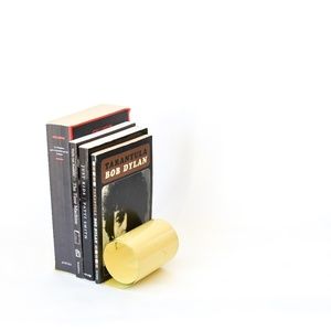 Bookworm expanding metal shelf